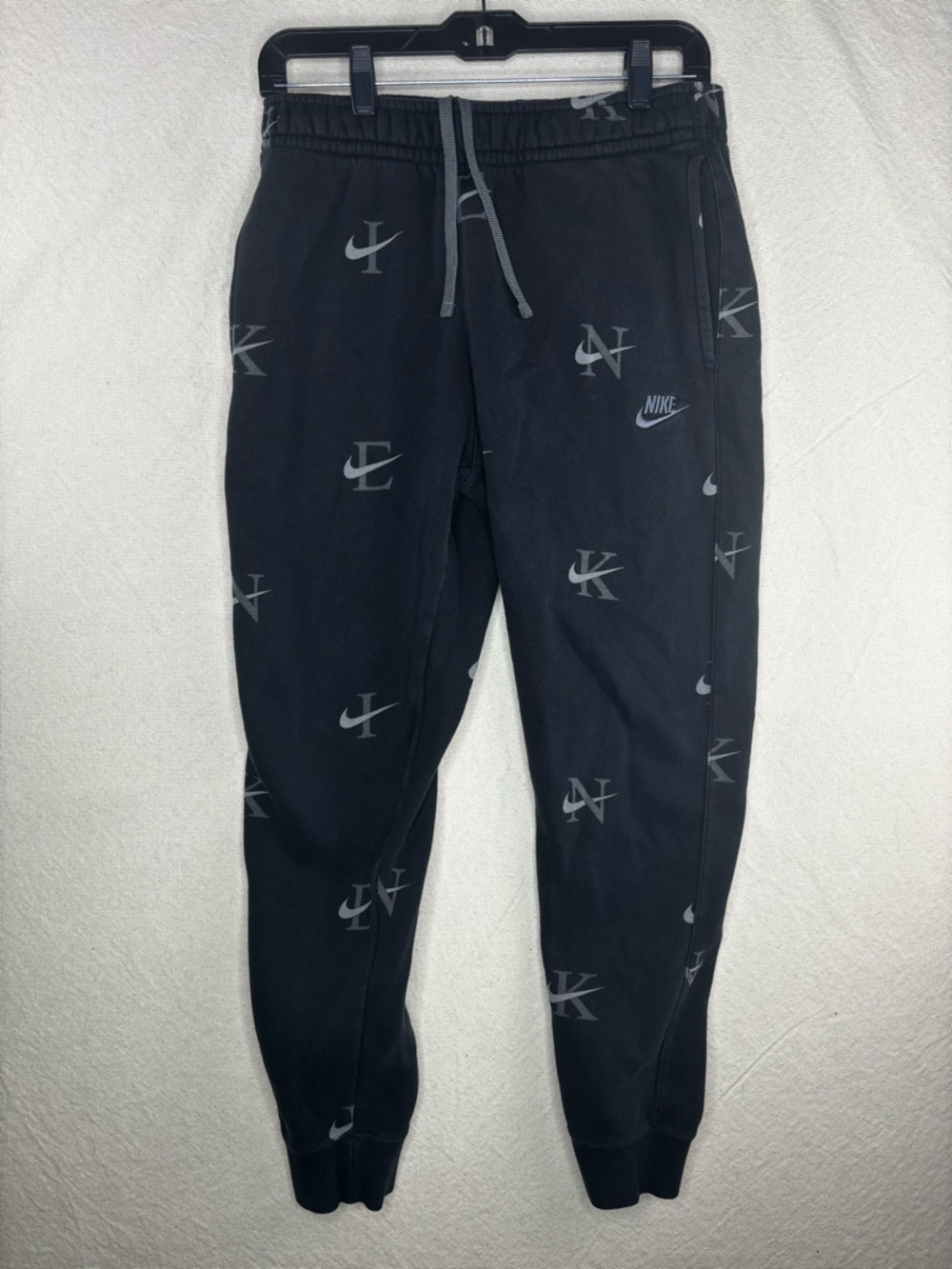 Nike men’s small sweatpants